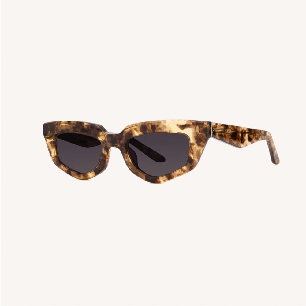 USED DEZI - “ON READ” SUNGLASSES